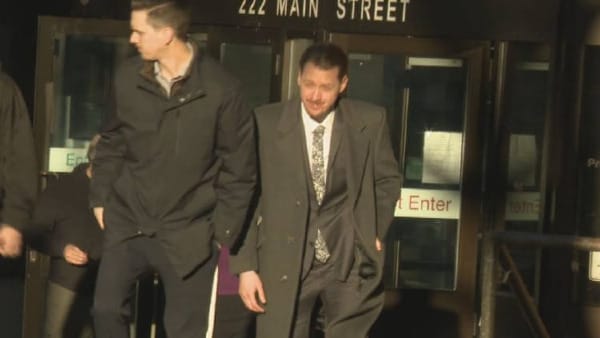 3 Vancouver police officers acquitted of assault in 2017 arrest at SkyTrain station - BC | Globalnews.ca